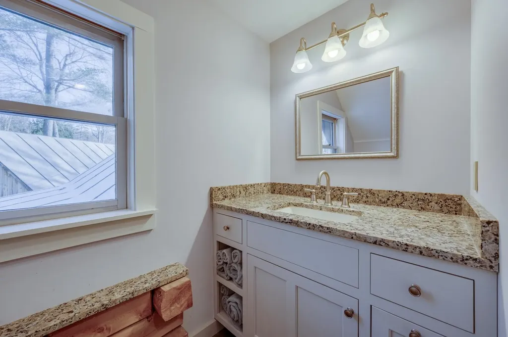 57 Sunny Lane Sunapee NH 03782