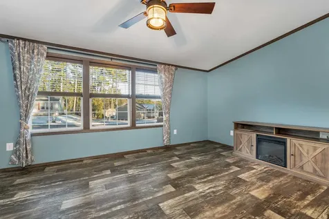 63 Mansfield Woods Way New Hampton NH 03256