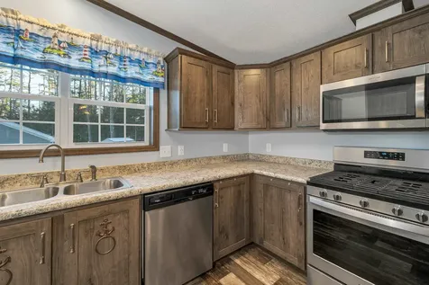 63 Mansfield Woods Way New Hampton NH 03256