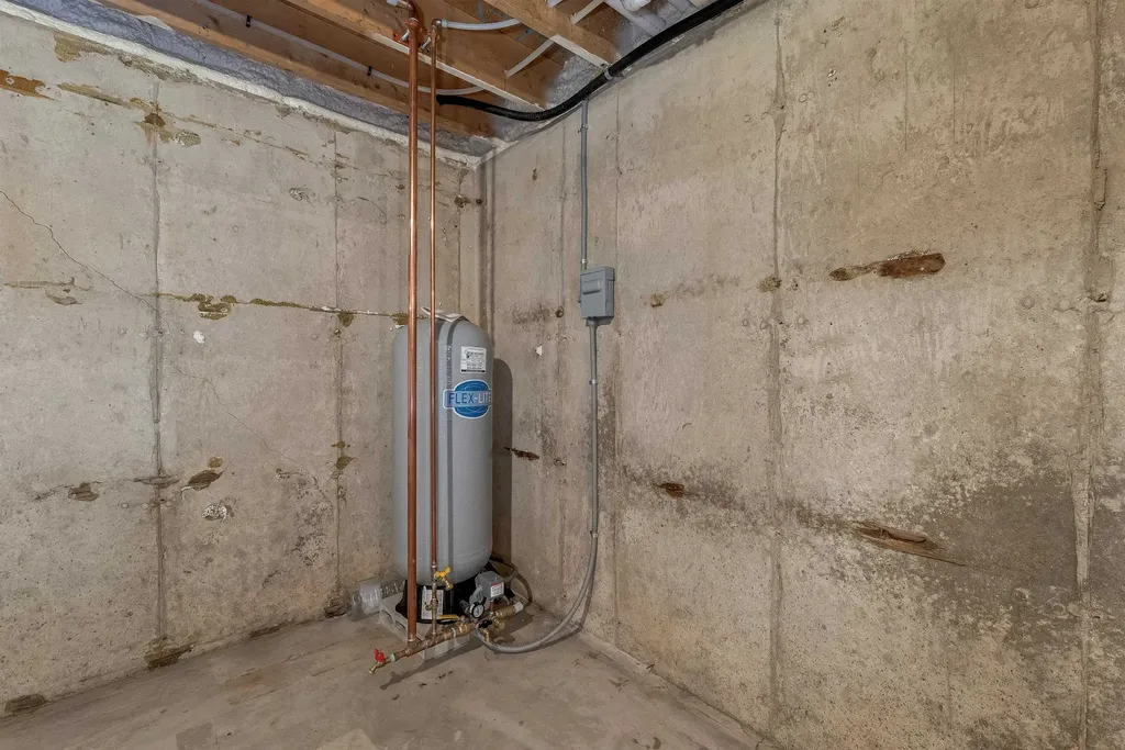 207 Pease Road Meredith NH 03253