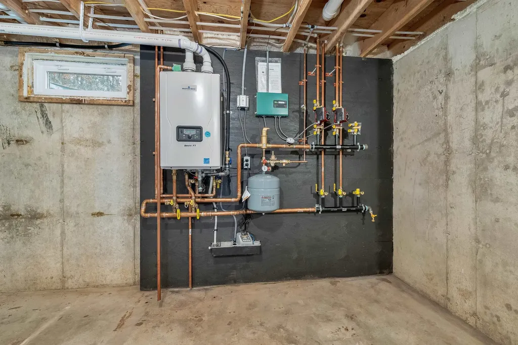 207 Pease Road Meredith NH 03253