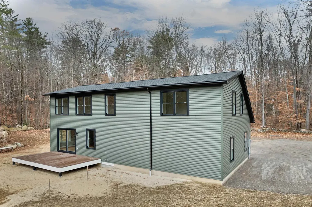 207 Pease Road Meredith NH 03253