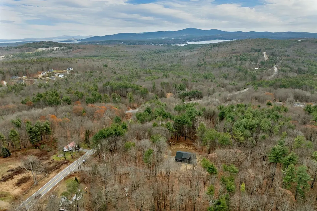 207 Pease Road Meredith NH 03253