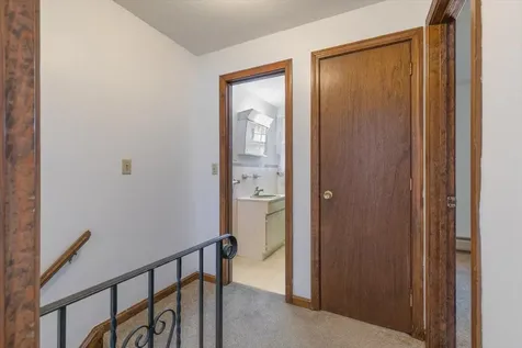 27 Midridge Circle Londonderry NH 03053