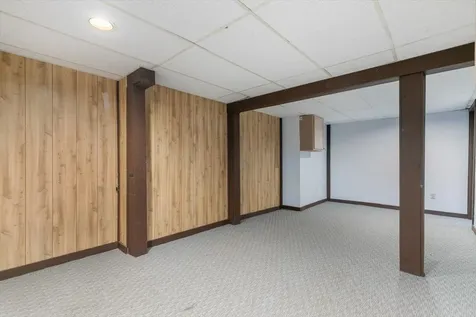 27 Midridge Circle Londonderry NH 03053