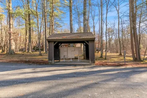 27 Midridge Circle Londonderry NH 03053