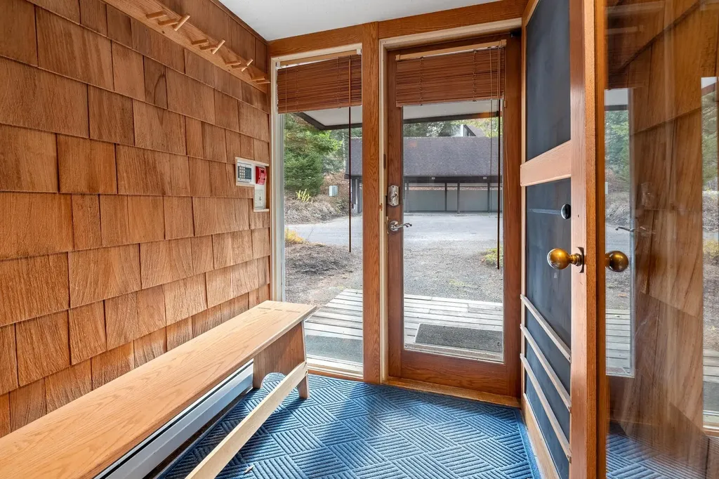 9 Pond View Road Winhall VT 05340