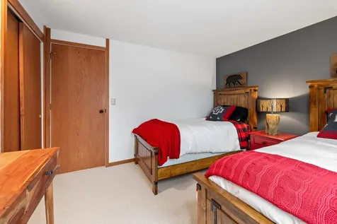 9 Pond View Road Winhall VT 05340