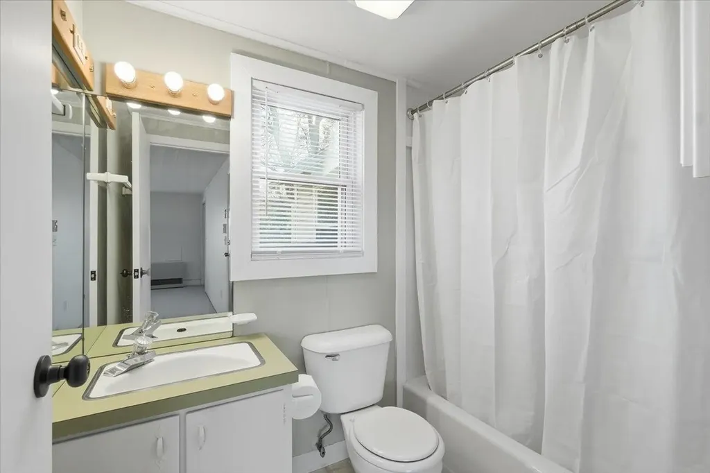 938-950 Shelburne Road South Burlington VT 05403