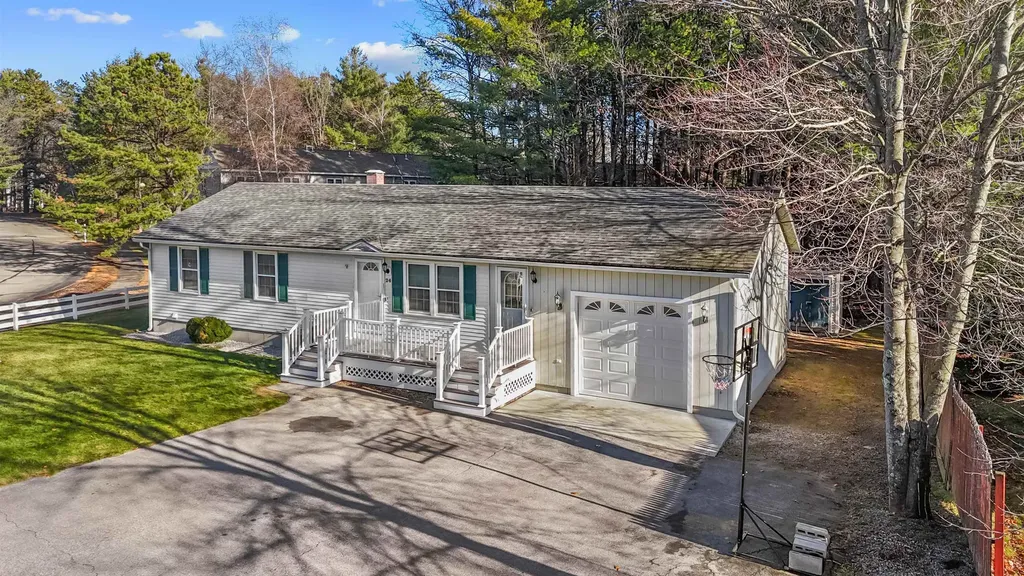 24 Cricket Lane Concord NH 03301