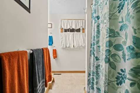 24 Cricket Lane Concord NH 03301