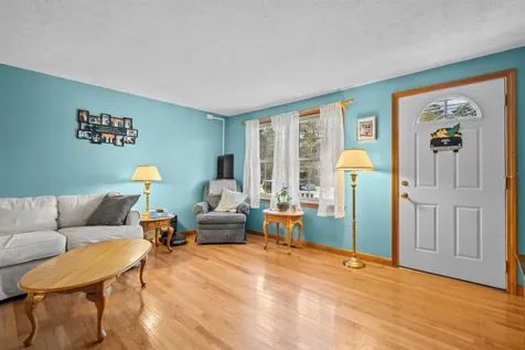 24 Cricket Lane Concord NH 03301