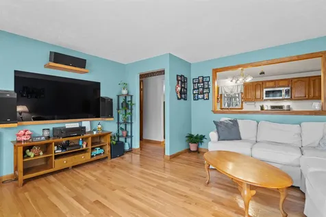 24 Cricket Lane Concord NH 03301