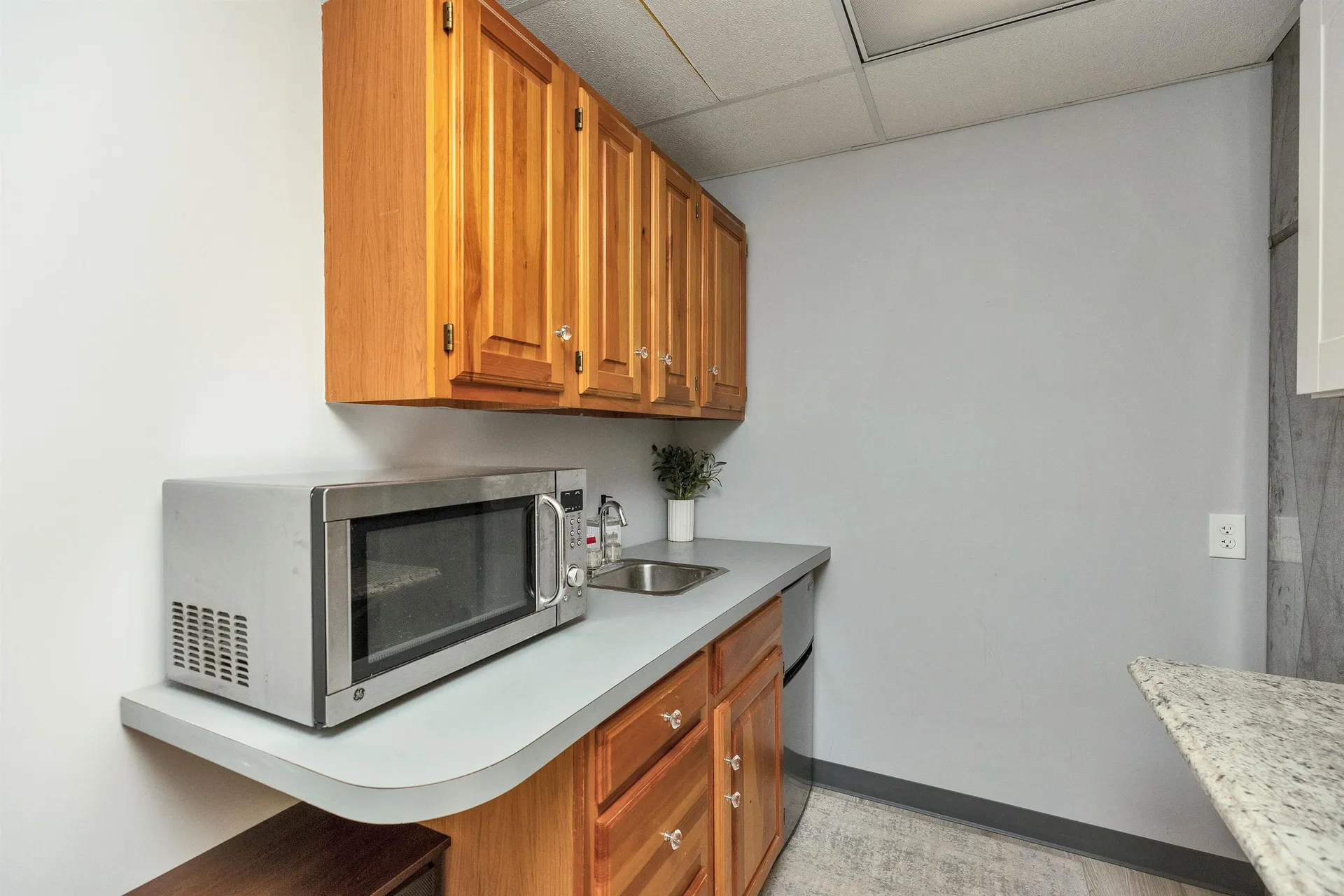 254 N Broadway Way Salem NH 03079