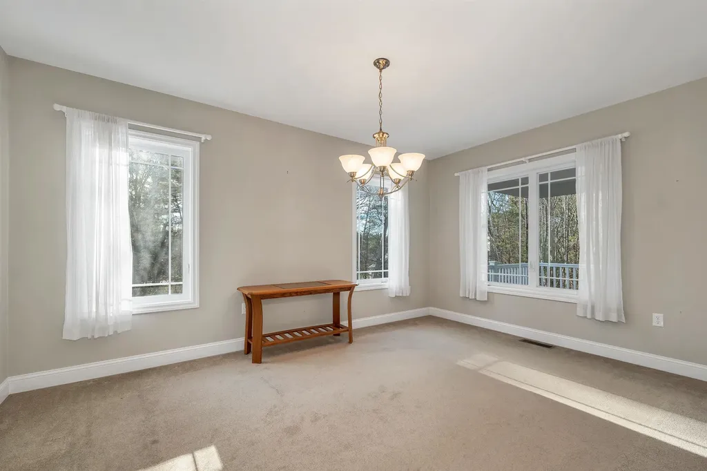 3 Evergreen Way Windham NH 03087