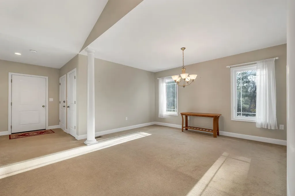 3 Evergreen Way Windham NH 03087