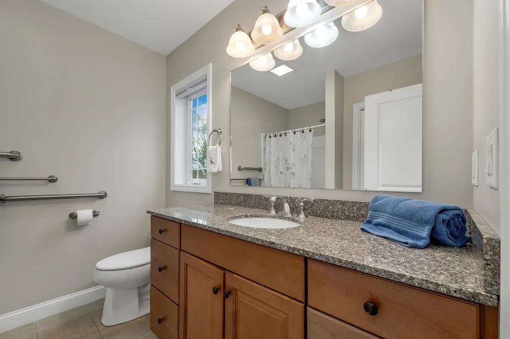 3 Evergreen Way Windham NH 03087