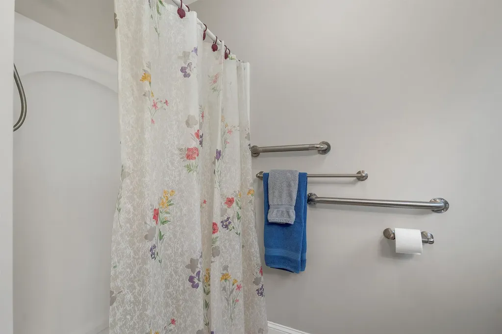 3 Evergreen Way Windham NH 03087