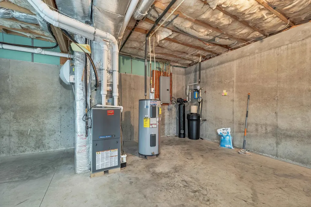 3 Evergreen Way Windham NH 03087