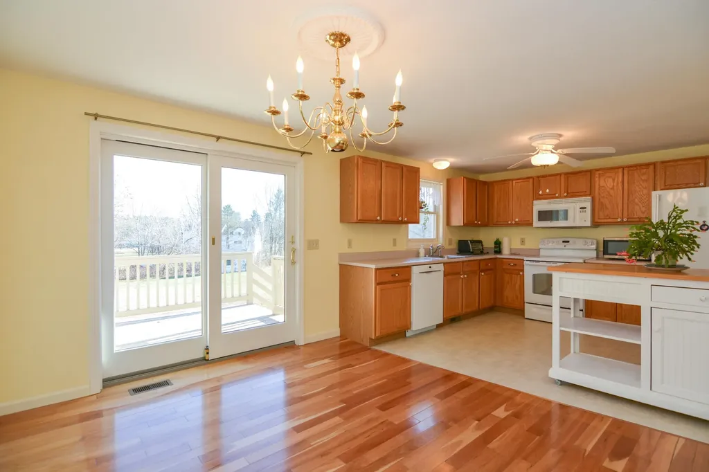508 Mammoth Road Pelham NH 03076