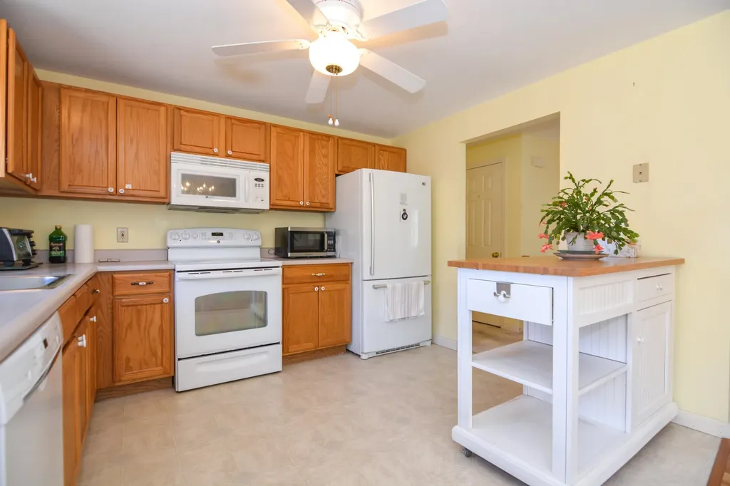 508 Mammoth Road Pelham NH 03076