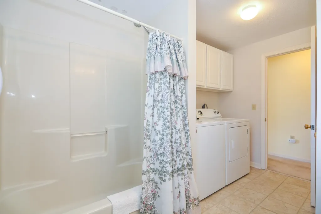 508 Mammoth Road Pelham NH 03076