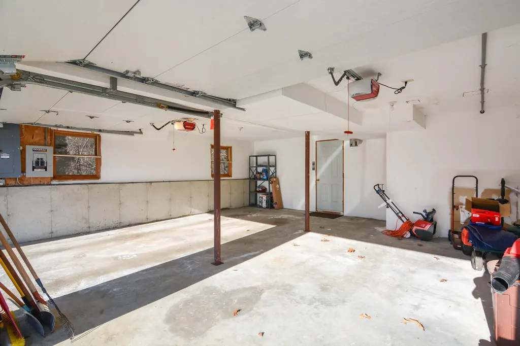 508 Mammoth Road Pelham NH 03076