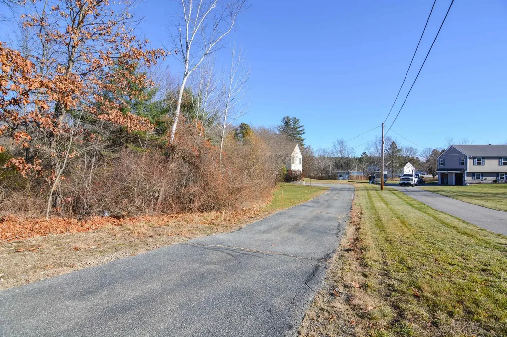 508 Mammoth Road Pelham NH 03076
