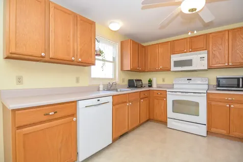 508 Mammoth Road Pelham NH 03076