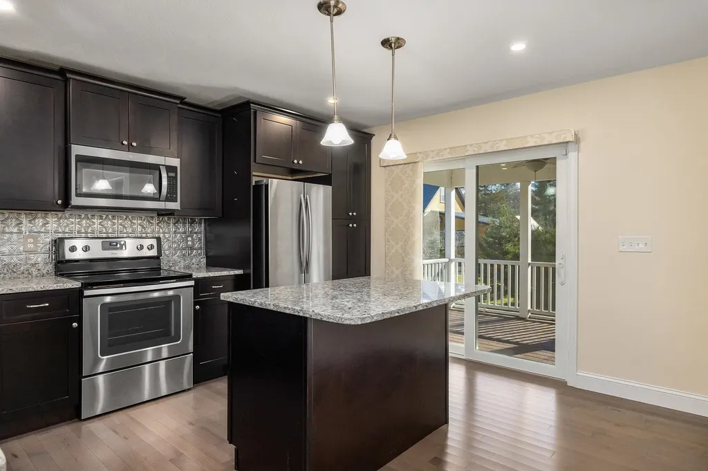 3 Wilson Way Brentwood NH 03833