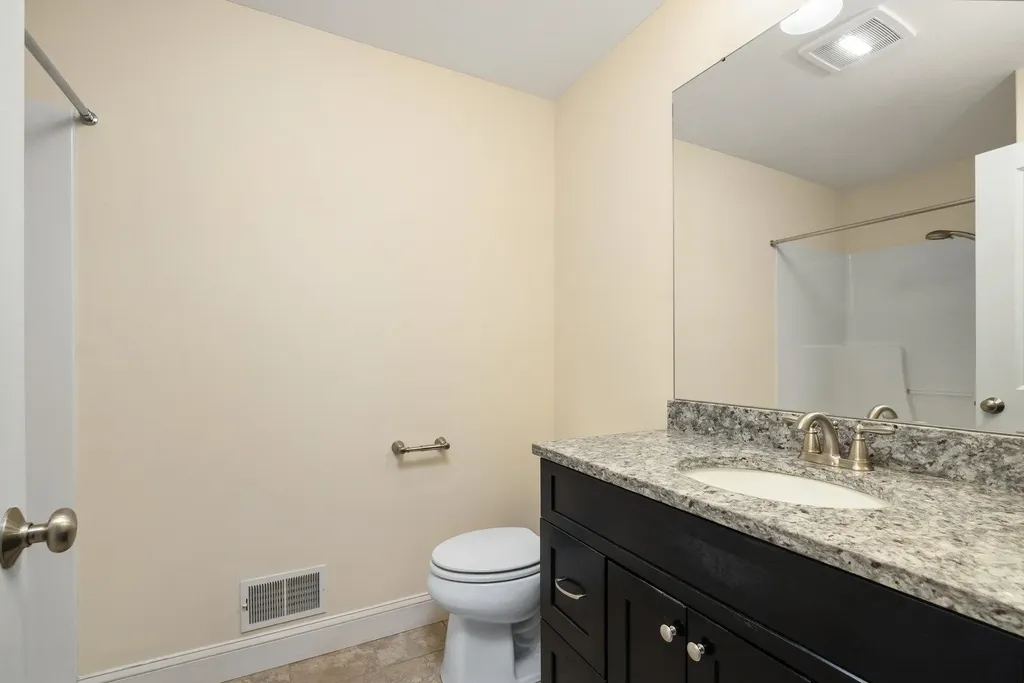 3 Wilson Way Brentwood NH 03833