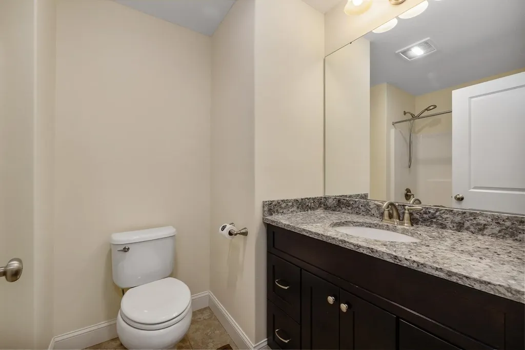 3 Wilson Way Brentwood NH 03833