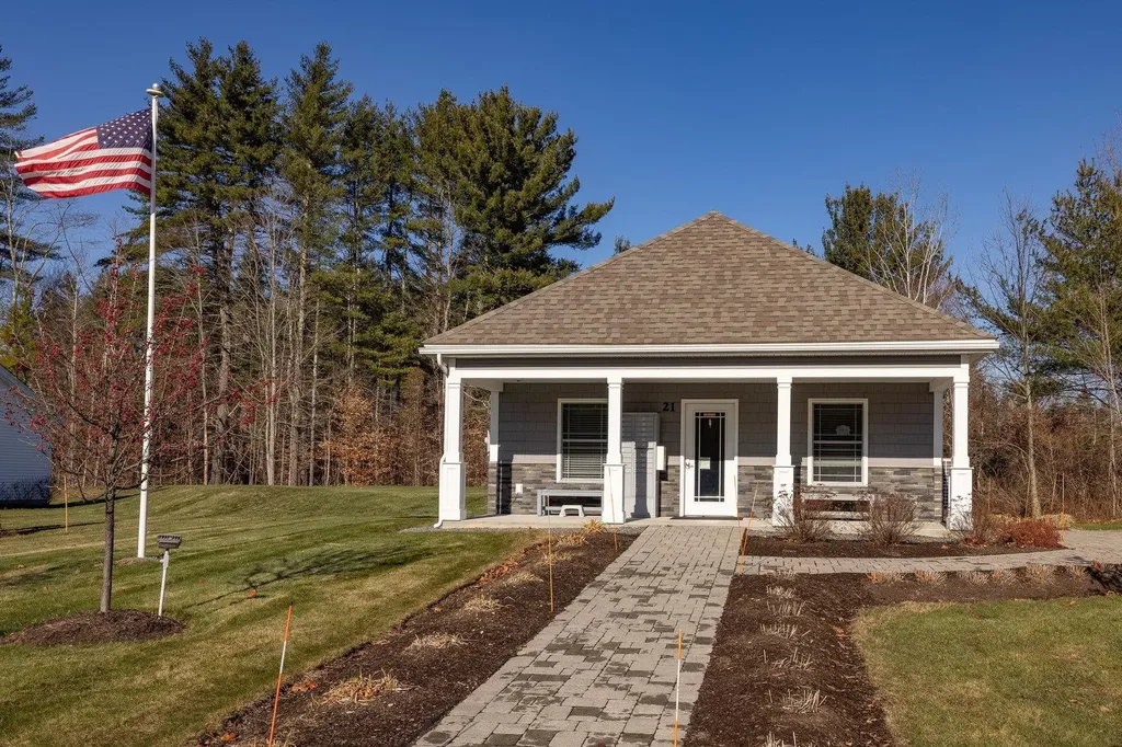 3 Wilson Way Brentwood NH 03833