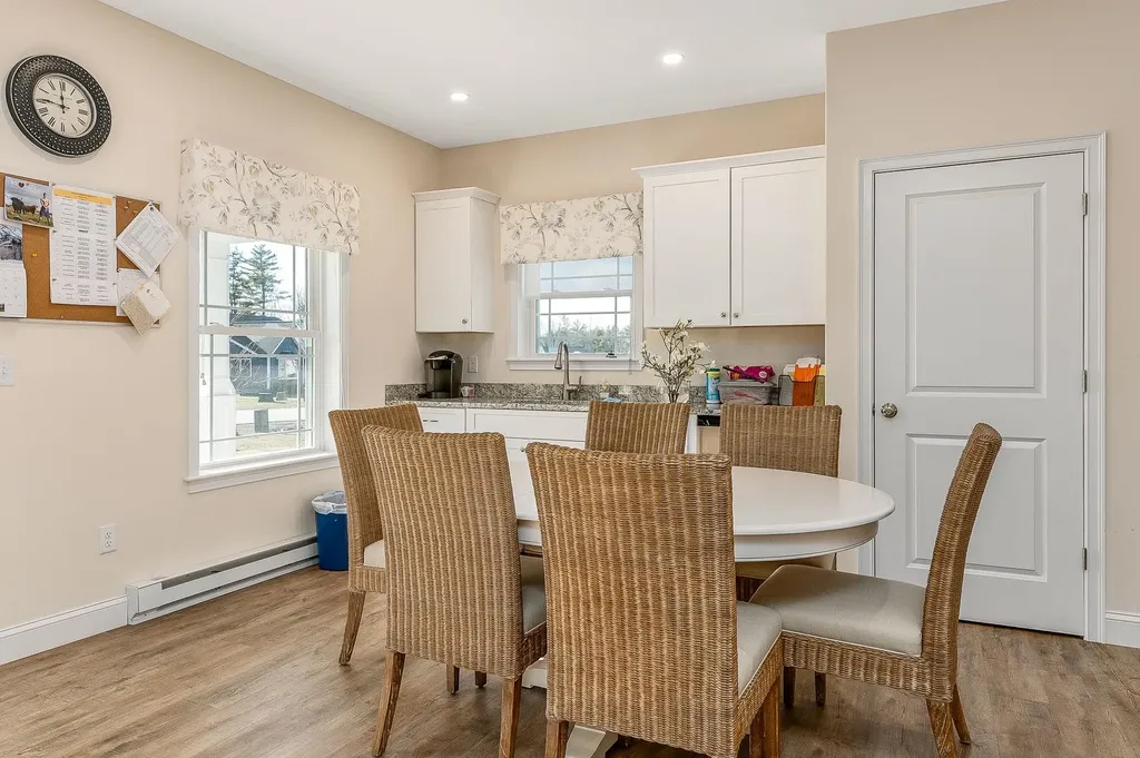 3 Wilson Way Brentwood NH 03833