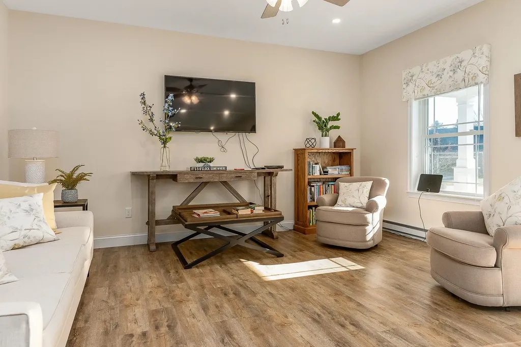 3 Wilson Way Brentwood NH 03833