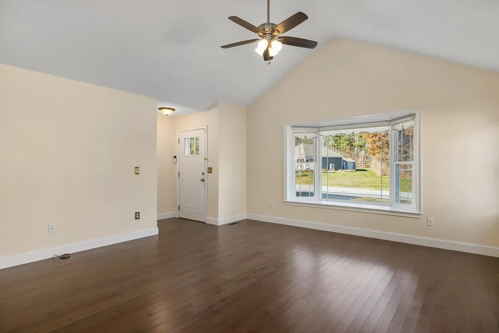 3 Wilson Way Brentwood NH 03833