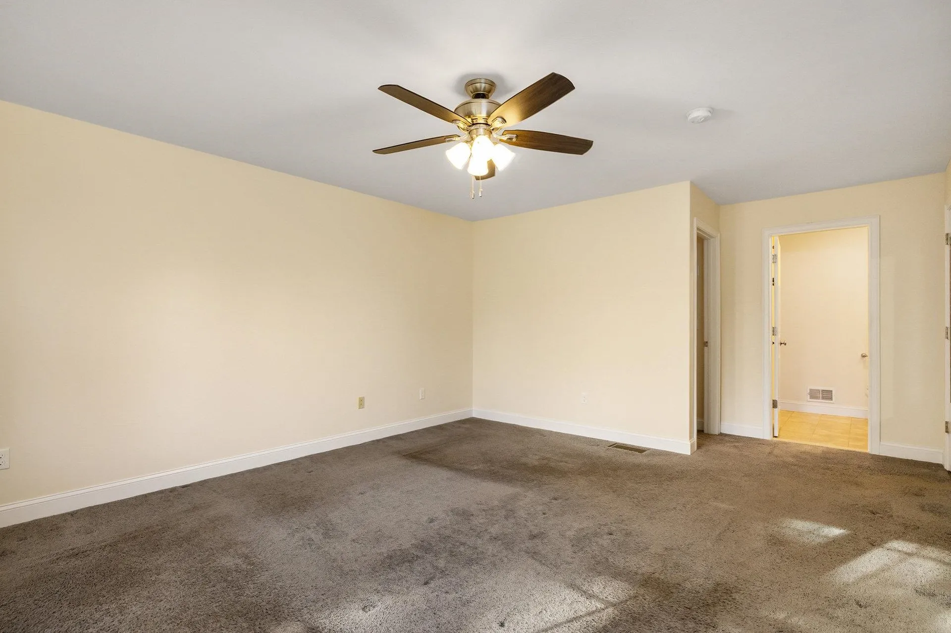 3 Wilson Way Brentwood NH 03833