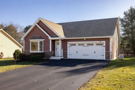 3 Wilson Way Brentwood NH 03833