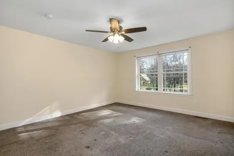 3 Wilson Way Brentwood NH 03833