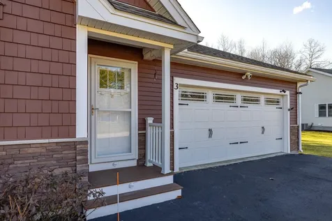 3 Wilson Way Brentwood NH 03833