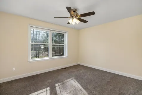 3 Wilson Way Brentwood NH 03833