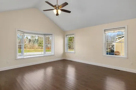 3 Wilson Way Brentwood NH 03833