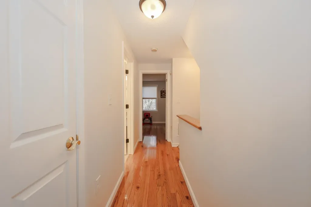 39 Bartemus Trail Nashua NH 03063