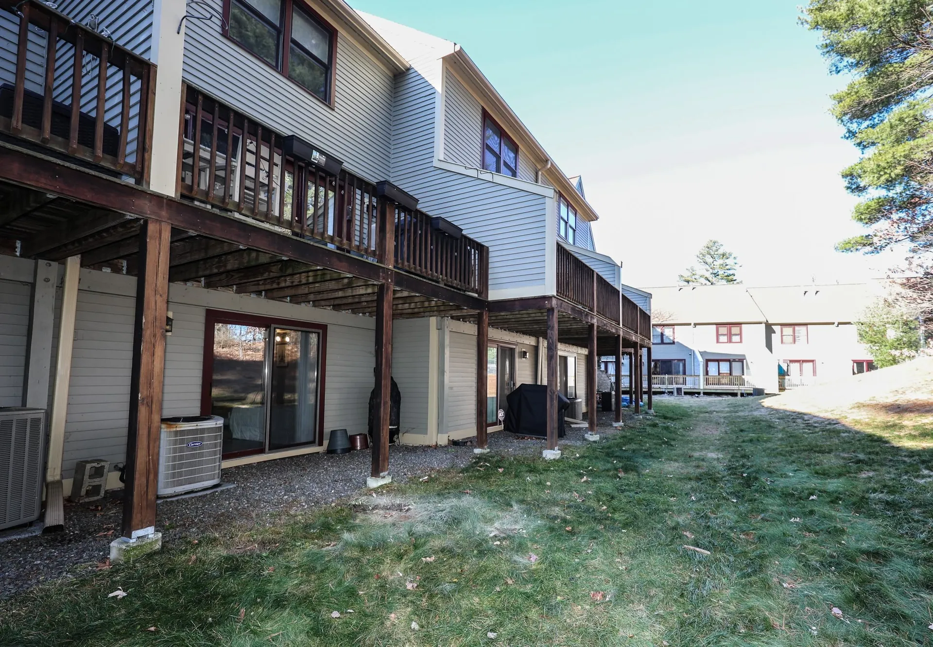 39 Bartemus Trail Nashua NH 03063