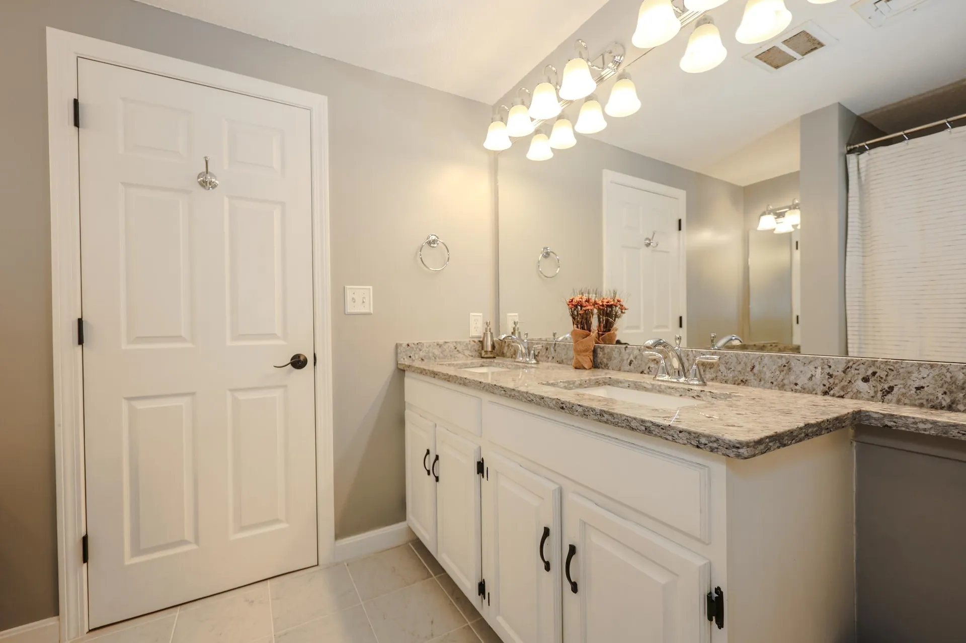 39 Bartemus Trail Nashua NH 03063