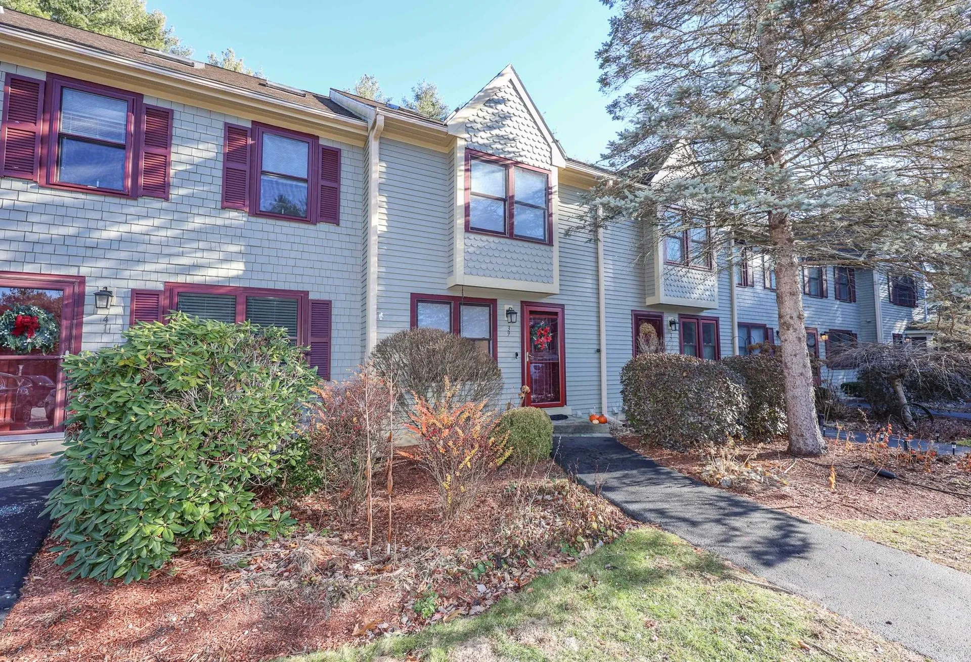 39 Bartemus Trail Nashua NH 03063