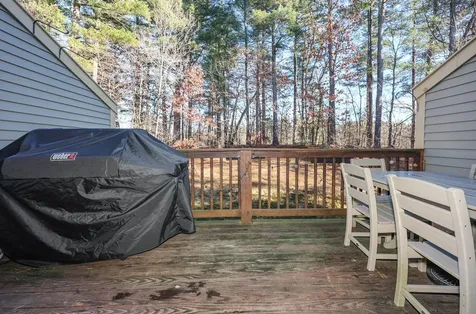 39 Bartemus Trail Nashua NH 03063