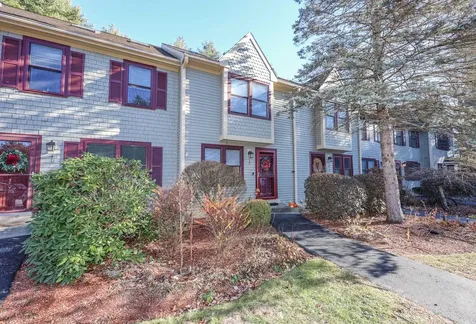 39 Bartemus Trail Nashua NH 03063