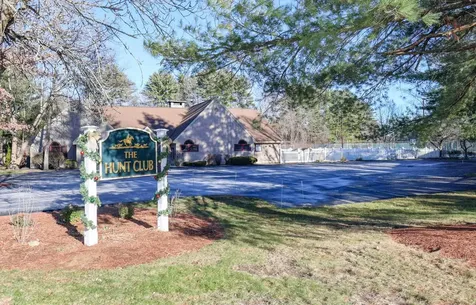 39 Bartemus Trail Nashua NH 03063