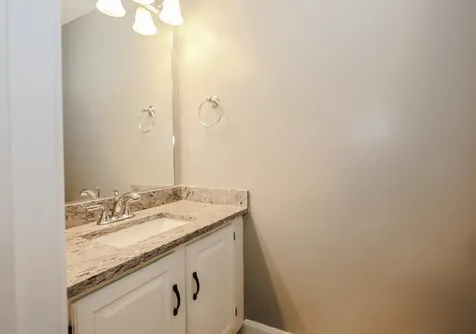 39 Bartemus Trail Nashua NH 03063